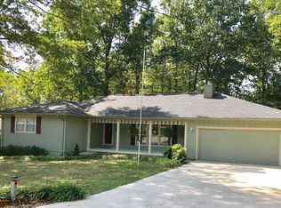121 Lakeside Dr, Fairfield Glade, TN 38558