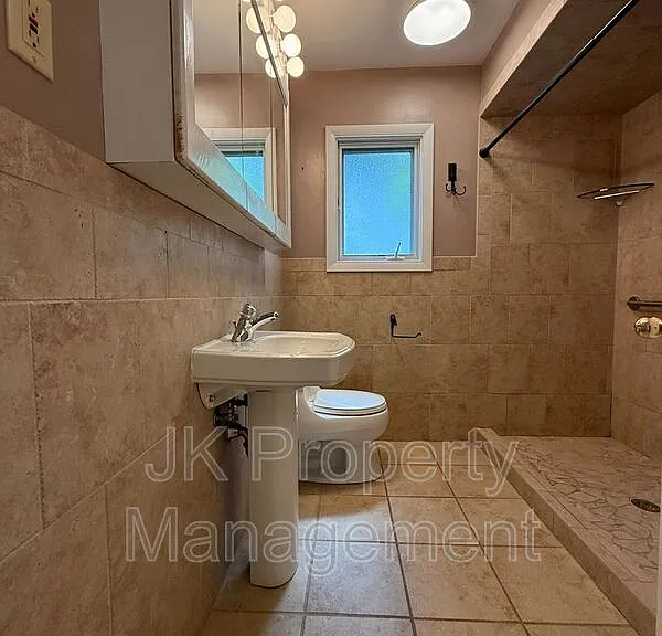 806 Forest Ave — Photo 29