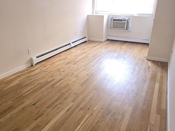3rd image of 668 E 234th St #1