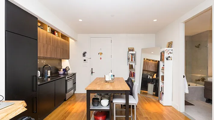 Rented by Nooklyn NYC LLC | media 87