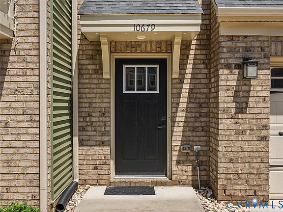 3rd image of 10679 Braden Woods Ct