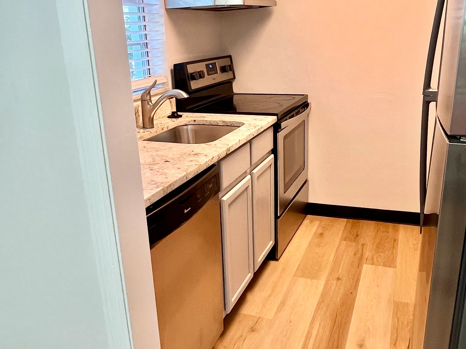 2 bed, 850 sqft, $1,650 — Photo 4