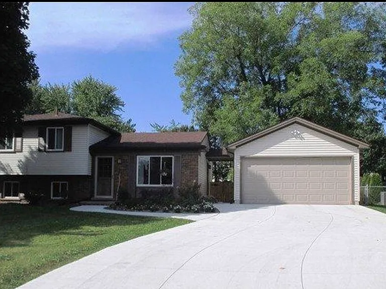 2828 Deake Ave — Photo 3