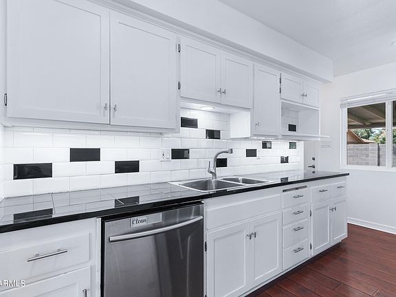 4th image of 8702 E PLAZA Avenue