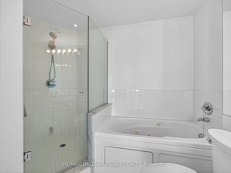 2 Toronto St #1205 — Photo 23