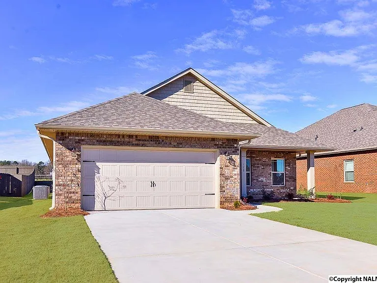 178 Kenton Ln — Photo 2