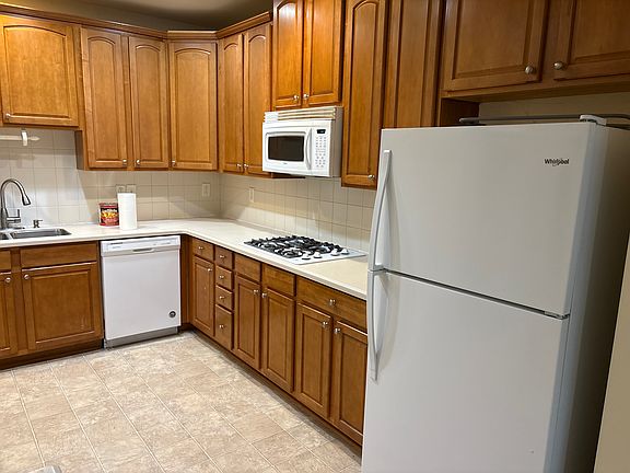 4th image of 1150 Nash Lee Dr