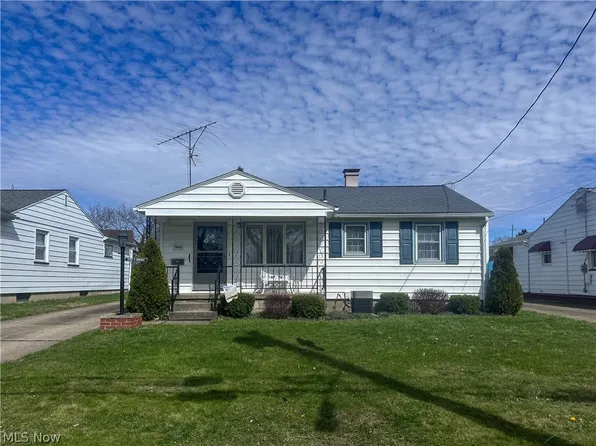 1442 Youll St, Niles, OH 44446