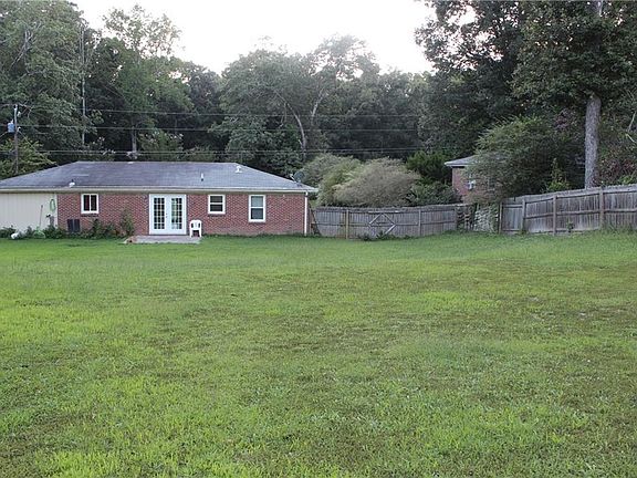 3rd image of 833 E Morningside Dr
