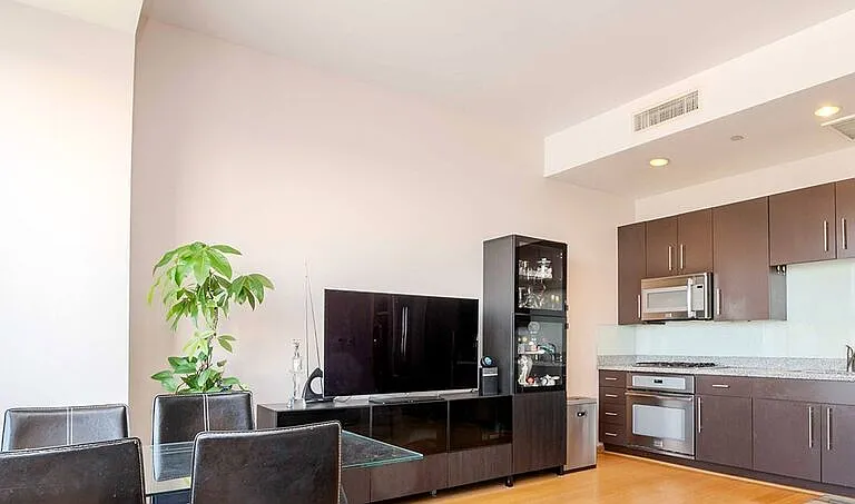 1100 Wilshire Blvd #3001 — Photo 12