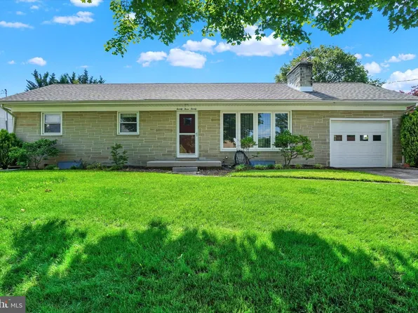 2320 Sycamore Rd, York, PA 17408