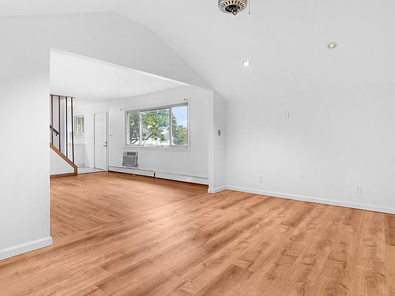 3rd image of 465 Clift Street