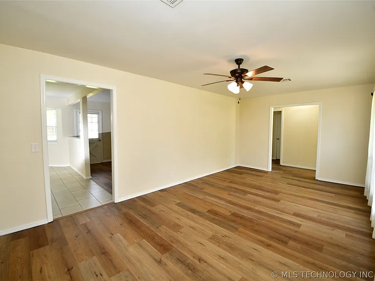 401 N Fir Pl — Photo 6