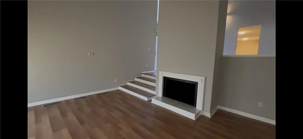 3 bed, 3.0 bath, 1752 sqft, $1,850 — Photo 4