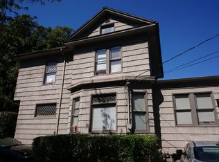 912 E Thomas St, Seattle, WA 98102