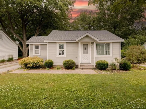 1312 Bayliss St, Midland, MI 48640