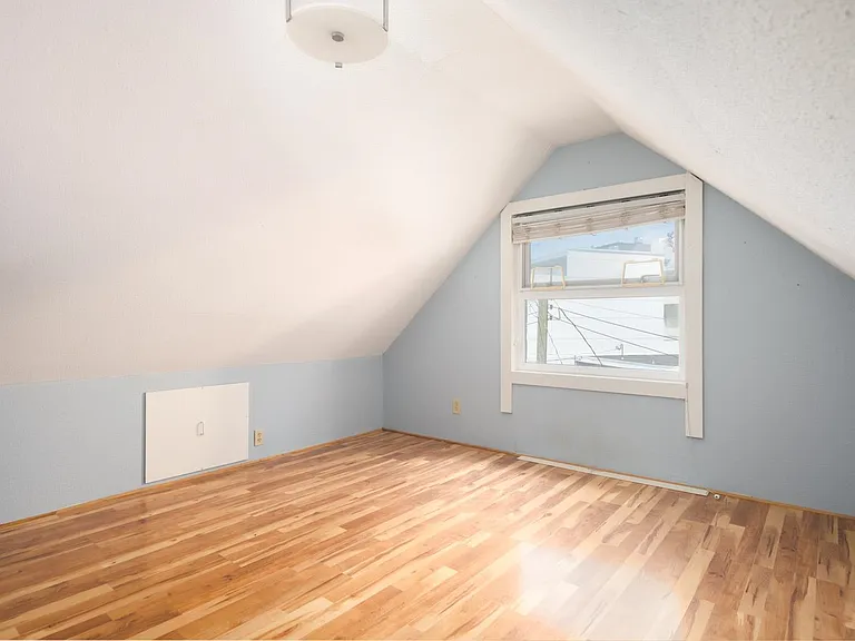 925 E 19th Ave — Photo 14