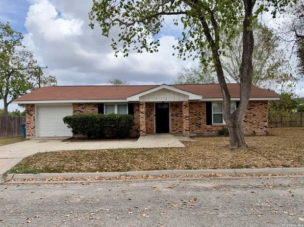 412 N Claiborne, Beeville, TX 78102