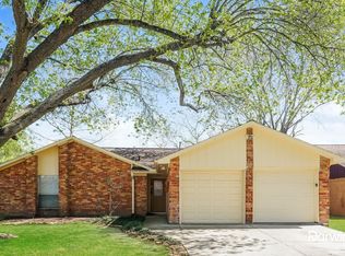 438 Reseda Dr, Webster, TX 77598