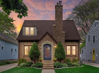 5115 N Berkeley Blvd, Whitefish Bay, WI 53217