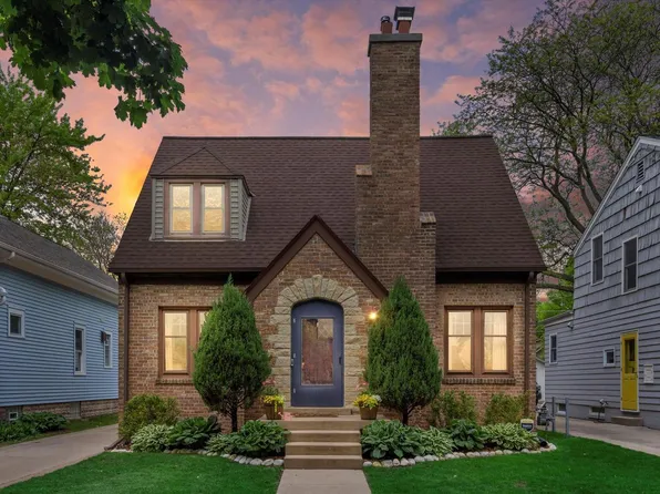 5115 North Berkeley BOULEVARD, Whitefish Bay, WI 53217