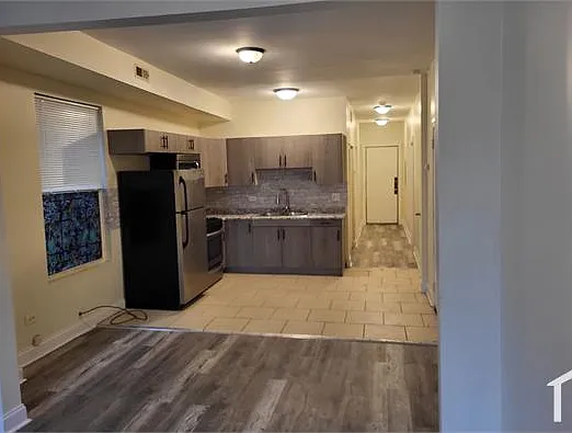 3 bed, 800 sqft, $1,750 — Photo 3