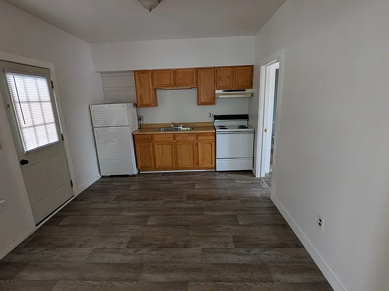 8 Adams St #1 — Photo 4