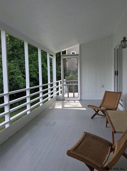 3rd image of 6 MOMROW Terrace