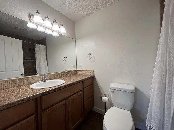 1425 S Puget Dr #I1 — Photo 6