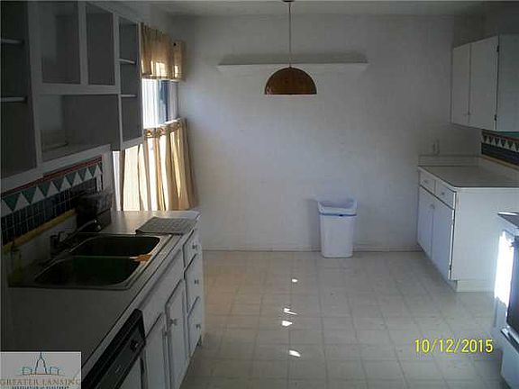 5th image of 1322 Chartwell Carriage Way N