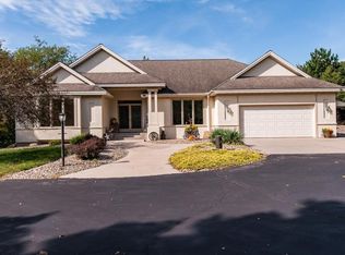 17395 Sugarloaf Pkwy, Zumbrota, MN 55992