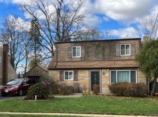 878 County Line Rd, Amityville, NY 11701