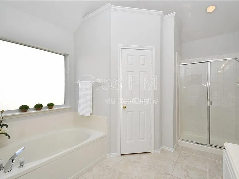8435 Creekside Cir — Photo 14