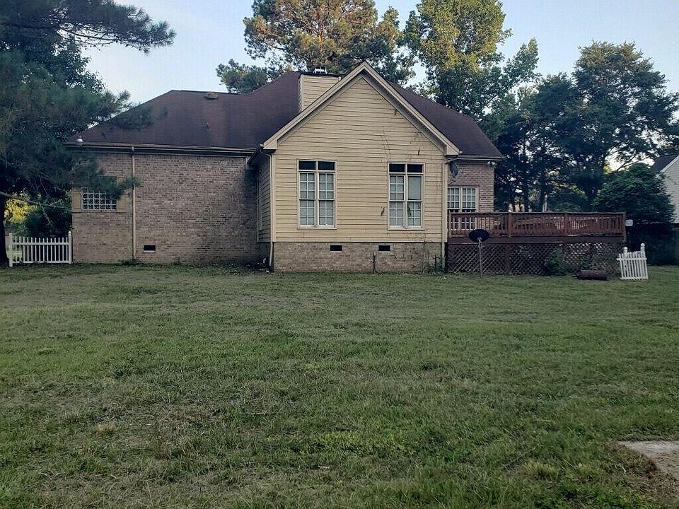 2nd image of 105 Steeplechase Cove