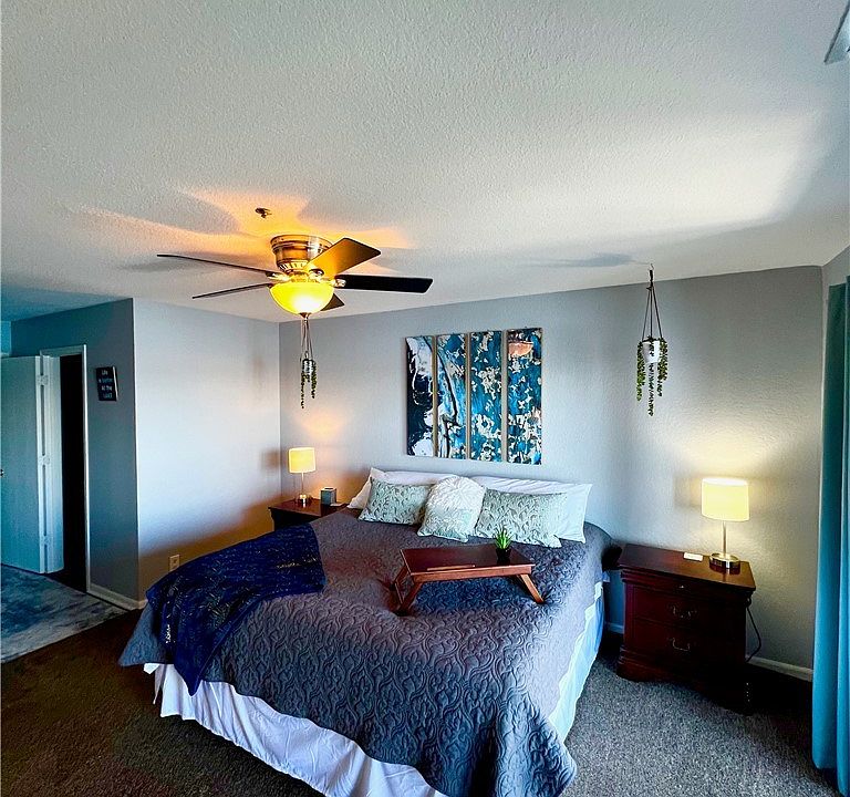 1st image of 4897 Bridgepointe Dr Unit 131