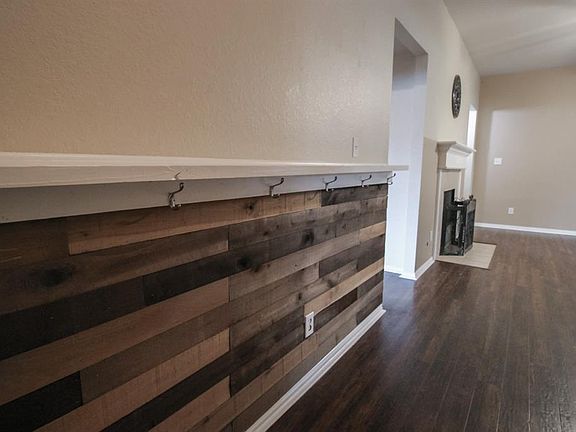 4th image of 5111 Chase Park Ct