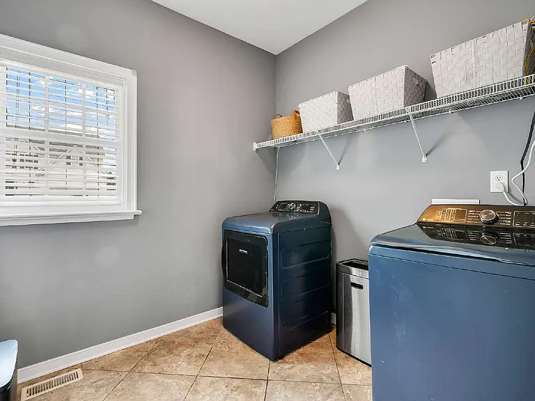 607 Green Garden Cir — Photo 33