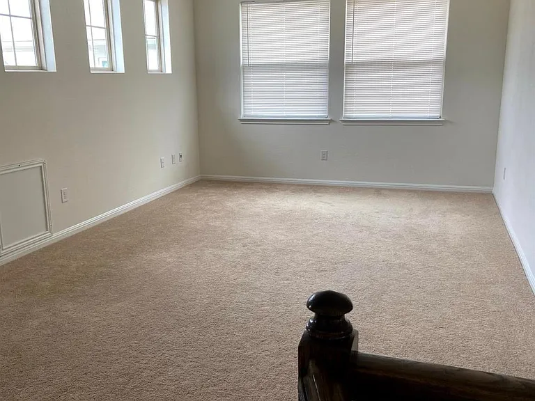 2918 Zelma Dr — Photo 17