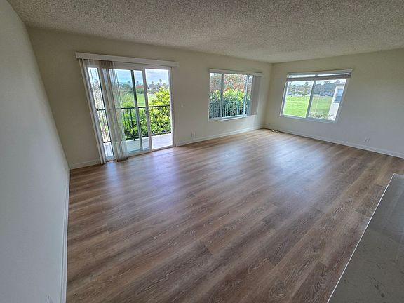2nd image of 4672 W Point Loma Blvd #E