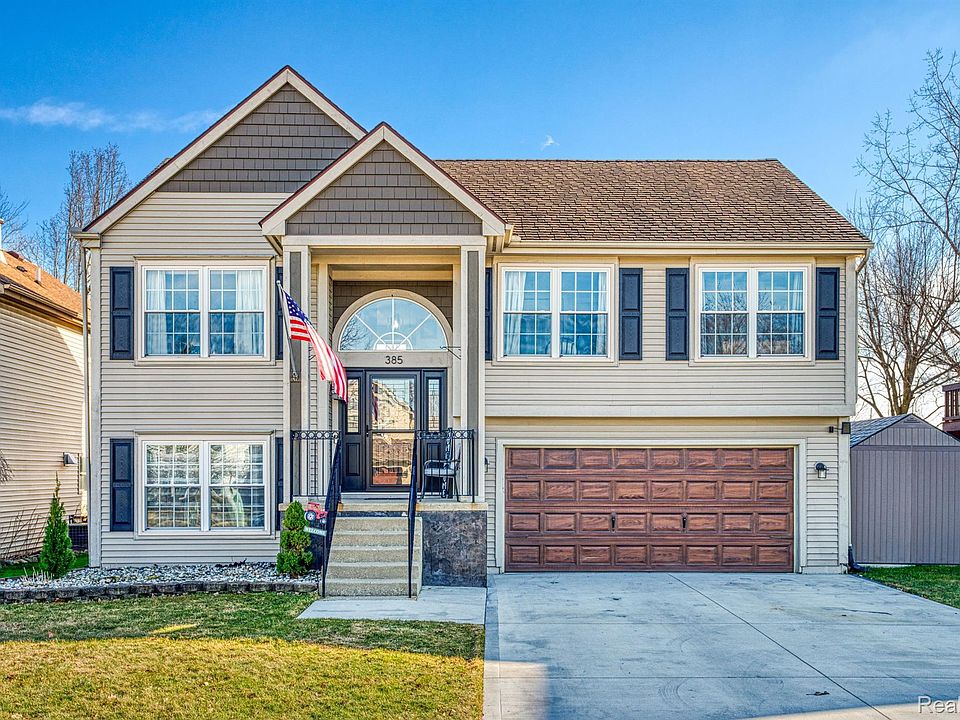 1st image of 385 Princeton Dr