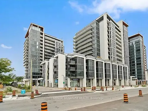 9618 Yonge St Photo 1