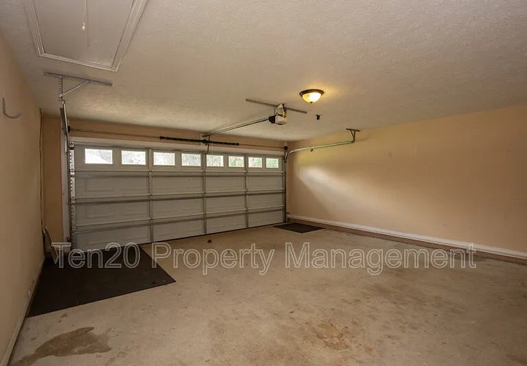 11 Leah Ct — Photo 20