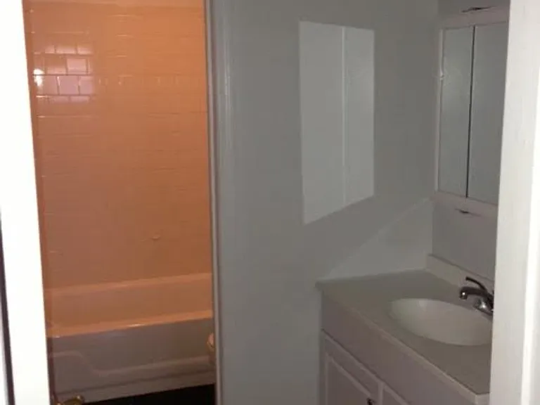 SeVille Apartments — Photo 2