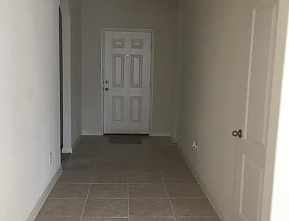 1323 Chapman Dr — Photo 14