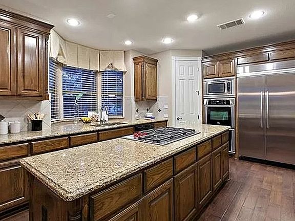 5th image of 11408 Eagles Glen Dr
