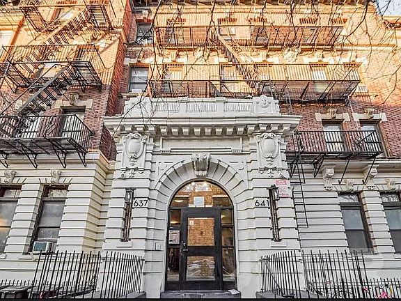 4th image of 637 Saint Marks Ave APT 4D
