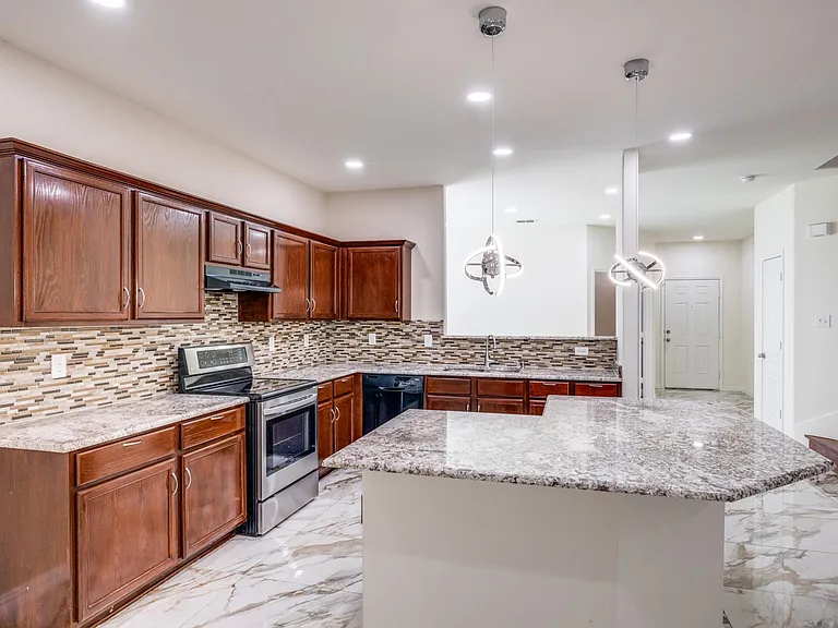 915 Penny Royal Ct — Photo 6