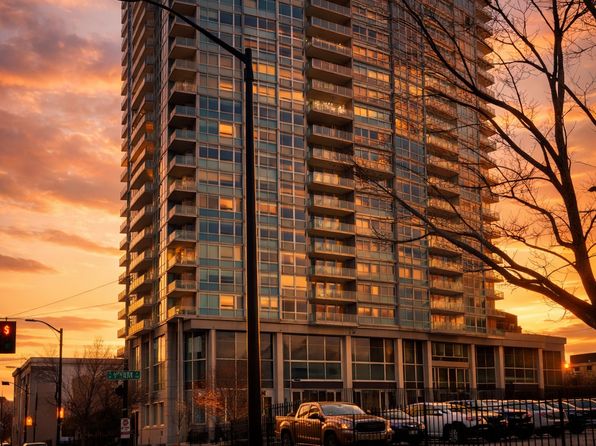 800 Tower Apartments