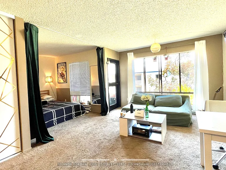 8 Admiral Dr #424 — Photo 2