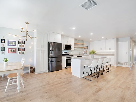 3rd image of 530 Kirtright St